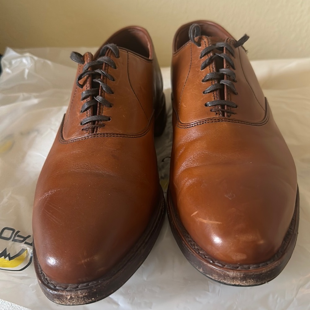 Allen Edmonds toe cap derby walnut shoes